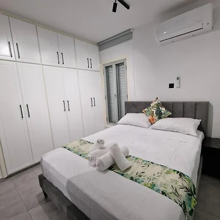 Makenzy Hidden Gem Apartment