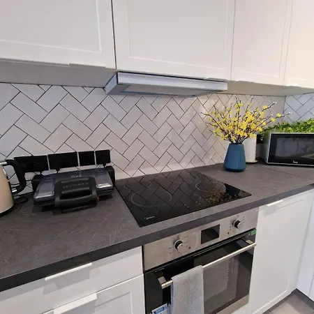 Makenzy Hidden Gem Apartment *