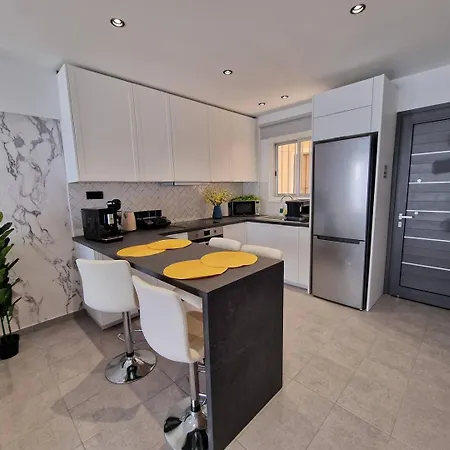Makenzy Hidden Gem Apartment